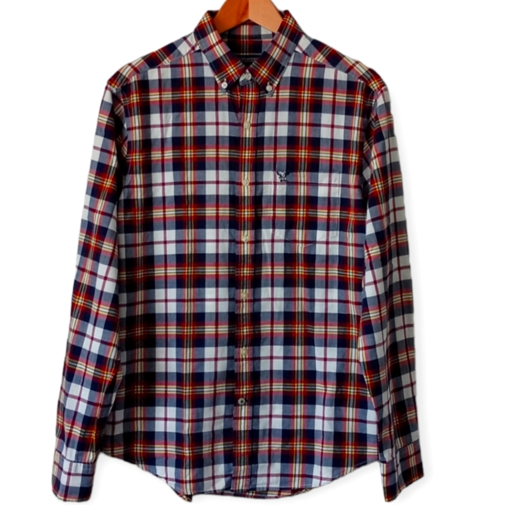 AMERICAN EAGLE OUTFITTERS RED YELLOW PLAID BUTTON DOWN SHIRT. SIZE (M )